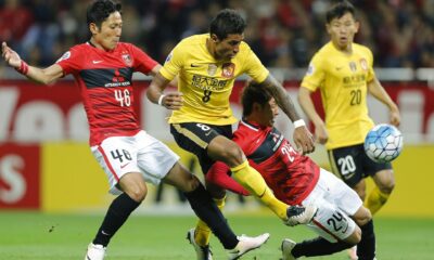 El jugador brasileño del Guangzhou Evergrande Paulinho (c) durante un partido de la Liga de Campeones de la AFC en el estadio Saitama al norte de Tokio, en 2016. EFE/Kimimasa Mayama/Archivo