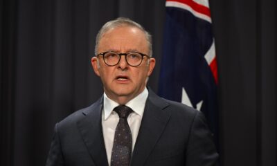 Canberra (Australia).- Fotografía de archivo (13/04/2024) que muestra al primer ministro de Australia, Anthony Albanese, en una rueda de prensa en Canberra. EFE/EPA/LUKAS COCH AUSTRALIA AND NEW ZEALAND OUT