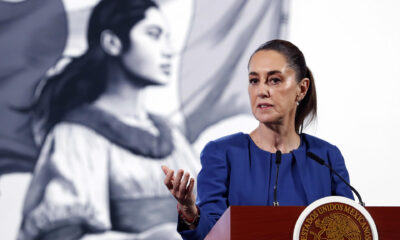 La presidenta de México, Claudia Sheinbaum, habla durante una rueda de prensa este viernes, en elPalacio Nacional de la Ciudad de México (México). EFE/ Mario Guzmán