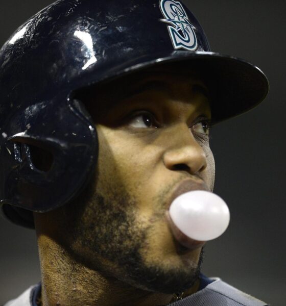 Foto de archivo del segunda base dominicano Robinson Canó, quien este miércoles ha anunciado su renovado vínculo con los Diablos Rojos, flamante campeón de la Liga Mexicana de Béisbol. EFE/JOHN G. MABANGLO