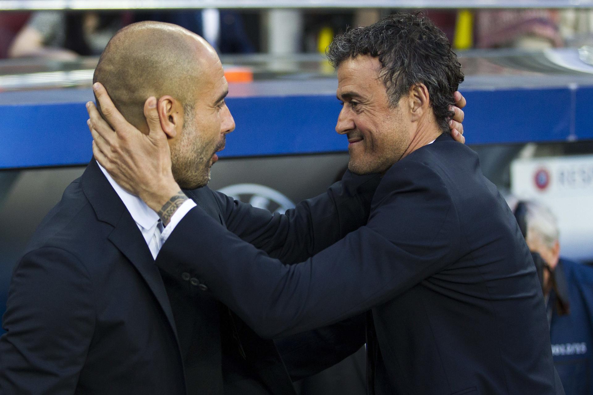 Fotografía de archivo de Pep Guardiola (i) y Luis Enrique Martínez (d). EFE/Alejandro Garcia