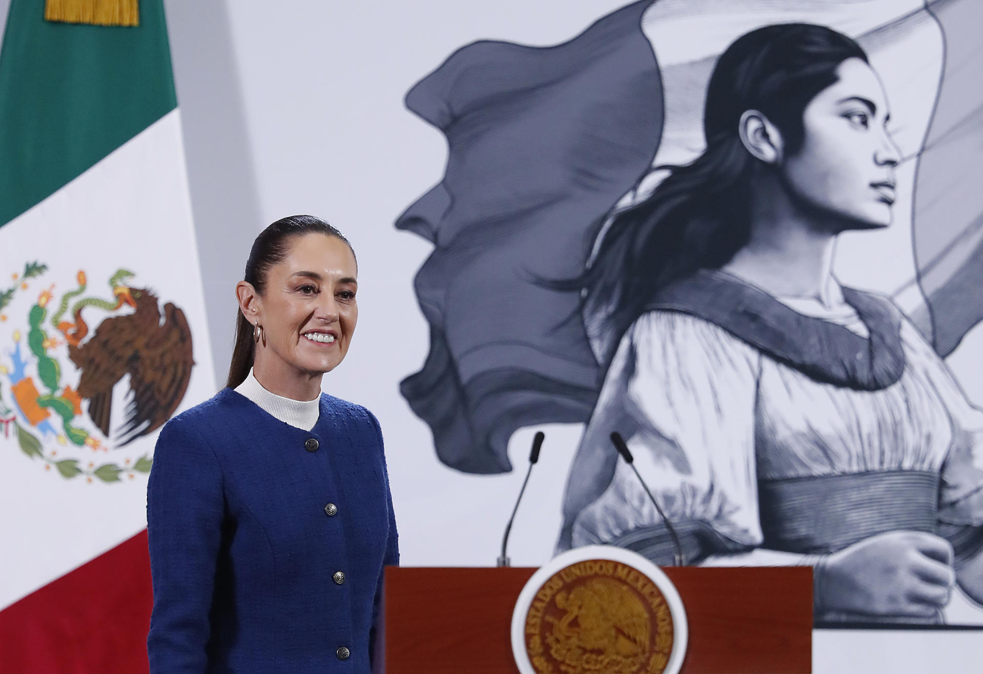 La presidenta de México, Claudia Sheinbaum, habla durante una rueda de prensa este miércoles, en el Palacio Nacional, en Ciudad de México (México). EFE/ Mario Guzmán