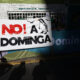 Fotografía de archivo de una manifestación en contra del controvertido megaproyecto Dominga para la extracción de concentrado de hierro y cobre, afuera del ministerio de Medio ambiente, en Santiago (Chile). EFE/ Elvis González