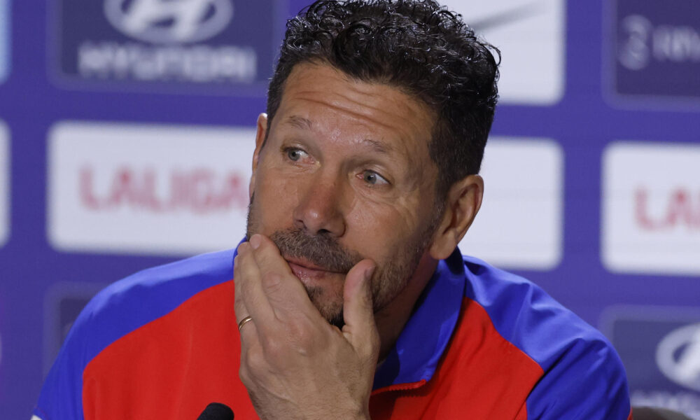 Simeone, en la rueda de prensa de este sábado. EFE/ Javier Lizón