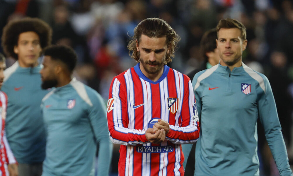 El delantero del Atlético de Madrid Antoine Griezmann tras el partido de LaLiga EA Sports entre CD Leganés y Atlético de Madrid, en el Estadio Municipal Butarque de Madrid. EFE/ Sergio Pérez