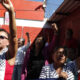 Simpatizantes del Frente Farabundo Martí para la Liberación Nacional (FMLN), asisten a un acto en conmemoración al 33 aniversario de la firma de los Acuerdos de Paz, este jueves en San Salvador (El Salvador). EFE/ Rodrigo Sura