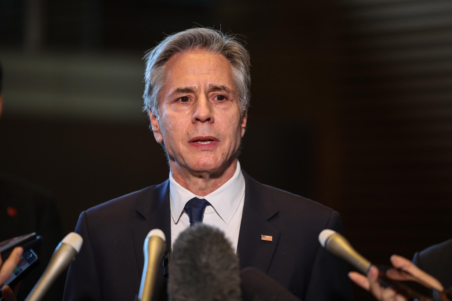 Fotografía de archivo del secretario de Estado de EE. UU., Anthony Blinken, habla con los medios de comunicación en Tokio, Japón, 07 de enero de 2025. EFE/EPA/TAKASHI AOYAMA/POOL