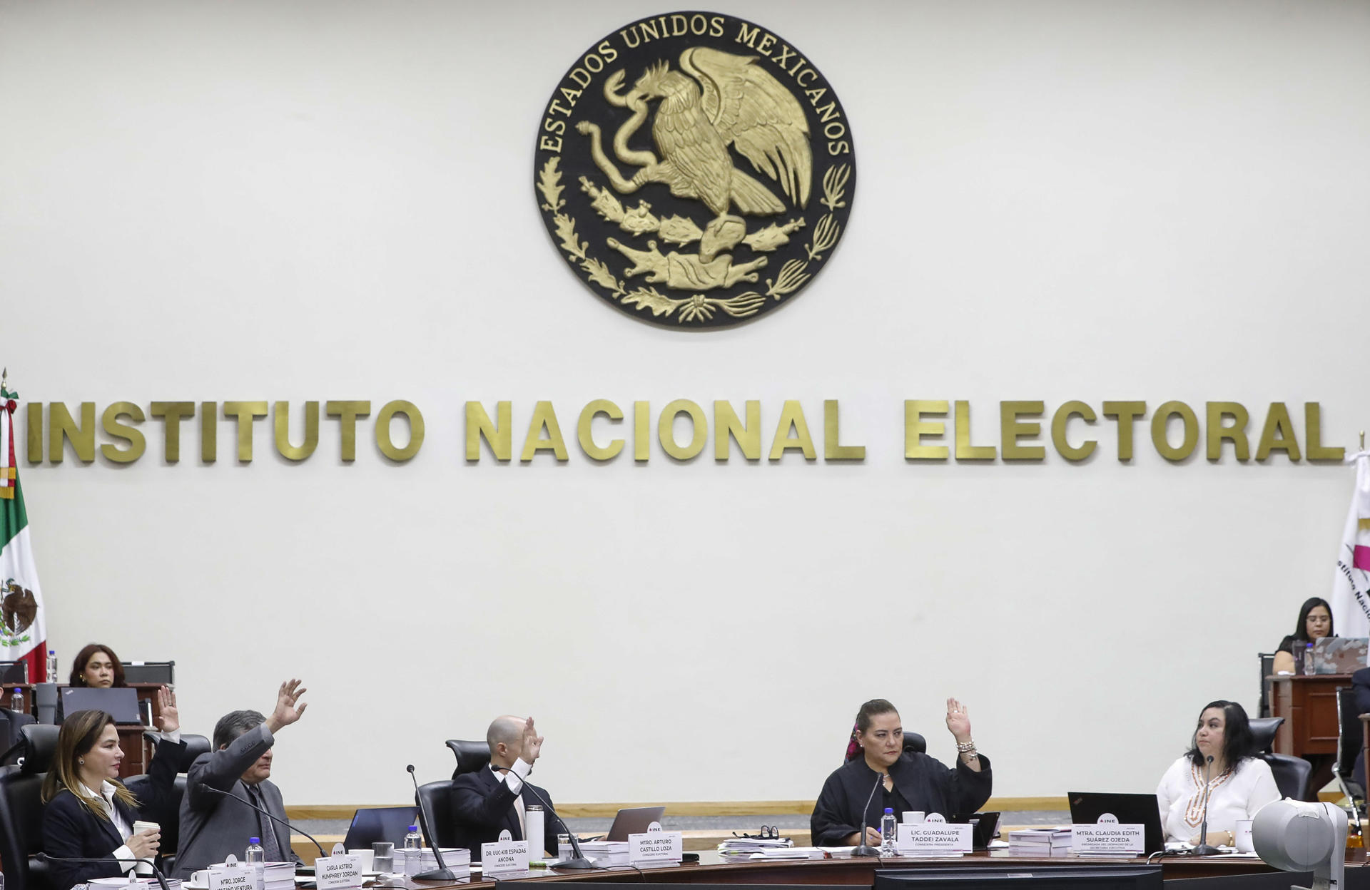 Imagen de archivo de una sesión en el Instituto Nacional Electoral (INE), Guadalupe. EFE/ Mario Guzmán