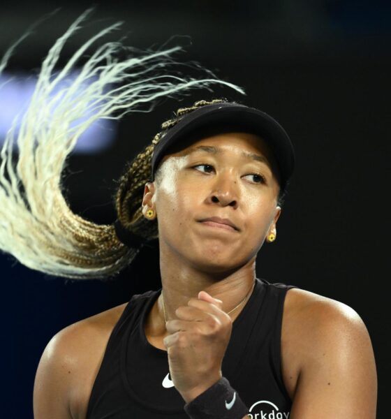 La japonesa Naomi Osaka, dos veces campeona del Abierto de Australia, avanzó este miércoles a la tercera ronda del torneo tras derrotar a la francesa Caroline Garcia por 1-6, 6-1 y 6-3. EFE/EPA/JOEL CARRETT