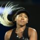 La japonesa Naomi Osaka, dos veces campeona del Abierto de Australia, avanzó este miércoles a la tercera ronda del torneo tras derrotar a la francesa Caroline Garcia por 1-6, 6-1 y 6-3. EFE/EPA/JOEL CARRETT