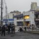 Kyiv (Ukraine), 18/01/2025.- Equipos de rescate acuden al edificio que ha recibido el impacto de mísiles balísticos rusos que han causado cuatro muertos en Kiev. (Rusia, Ucrania, Kiev) EFE/EPA/SERGEY DOLZHENKO