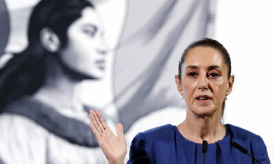 La presidenta de México, Claudia Sheinbaum, habla durante una rueda de prensa este viernes, en el Palacio Nacional de la Ciudad de México (México). EFE/ Mario Guzmán