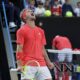 El tenista español Alejandro Davidovich Fokina celebra después de ganar el partido de tercera ronda de individuales masculinos contra el checo Jakub Mensik en el Abierto de Australia en Melbourne. EFE/EPA/ROLEX DELA PENA