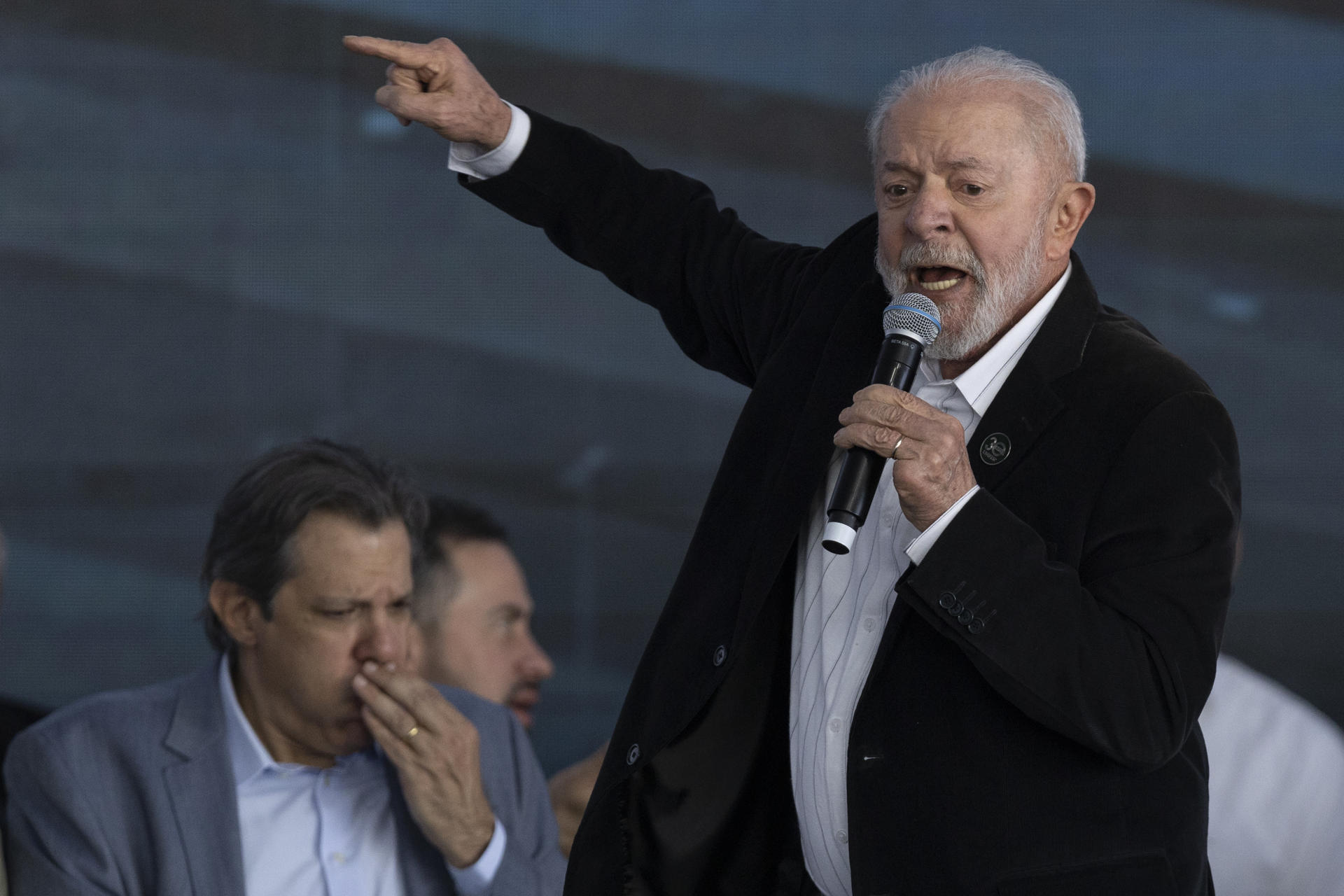 Fotografía de archivo del presidente de Brasil, Luiz Inácio Lula da Silva (d), durante la inauguración del Edificio Académico y Administrativo de la Escuela Paulista de Política Económica y Empresarial, en la ciudad de Osasco, Sao Paulo (Brasil). EFE/ Isaac Fontana