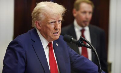 El presidente de Estados Unidos, Donald Trump, pronuncia un discurso sobre la infraestructura de inteligencia artificial (IA) en la Sala Roosevelt de la Casa Blanca, en Washington, DC (EE.UU.). EFE/AARON SCHWARTZ / POOL