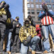 Integrantes de la organización Proud Boys marchan durante la investidura del presidente de los Estados Unidos, Donald Trump, este lunes, cerca al Capitolio en Washington (EE.UU.). EFE/ Ángel Colmenares