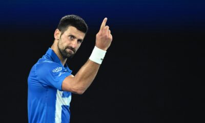 Novak Djokovic, en un momento de su partido de primera ronda contra el estadounidense Nishesh Basavareddy, en el Abierto de Australia. EFE/EPA/JOEL CARRETT