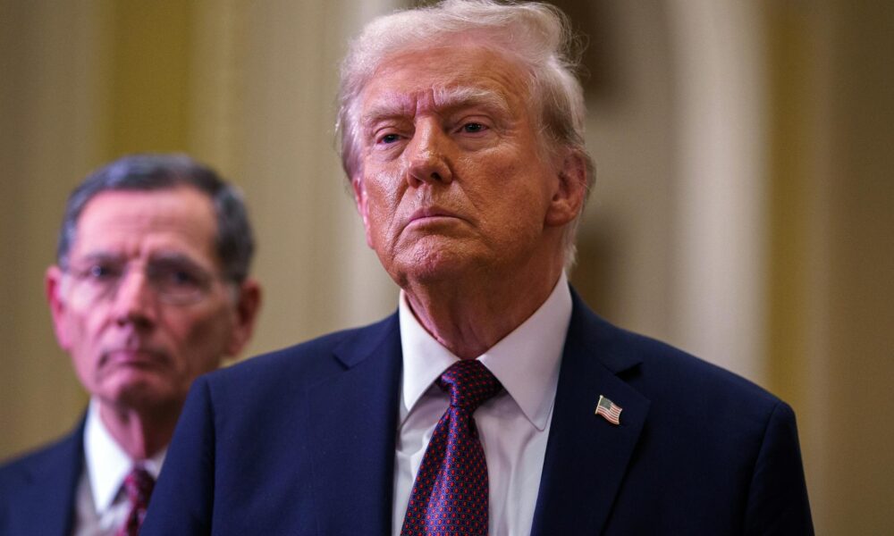 Fotografía de archivo del 8 de enero de 2025 del presidente electo de Estados Unidos, Donald Trump, durante una reunión en el Capitolio de Estados Unidos en Washington (EE. UU.). EFE/EPA/WILL OLIVER