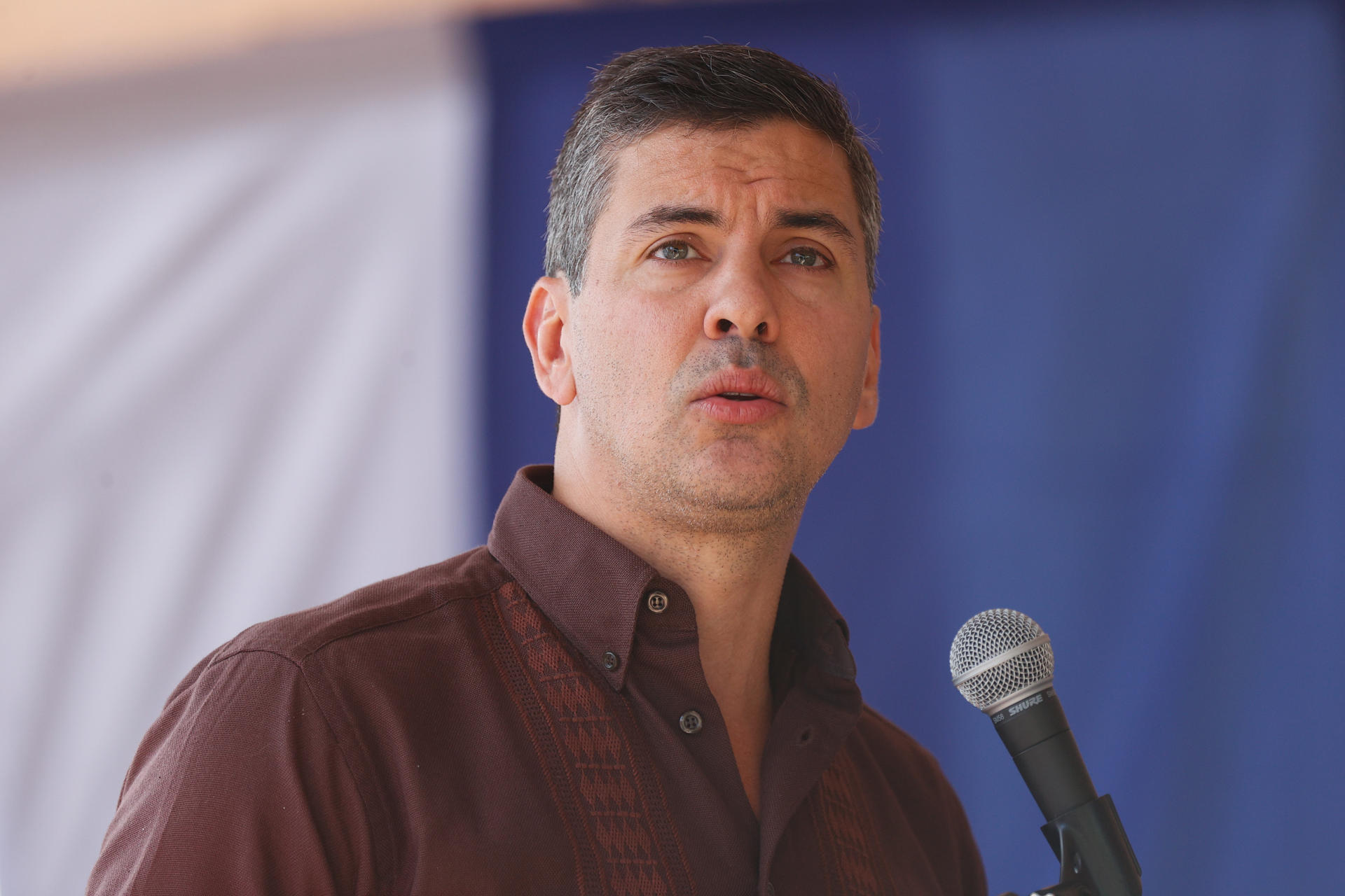 Fotografía de archivo del presidente de Paraguay, Santiago Peña, durante la entrega de las nuevas adecuaciones de la penitenciaría de Tacumbú en Asunción (Paraguay). EFE/ Juan Pablo Pino