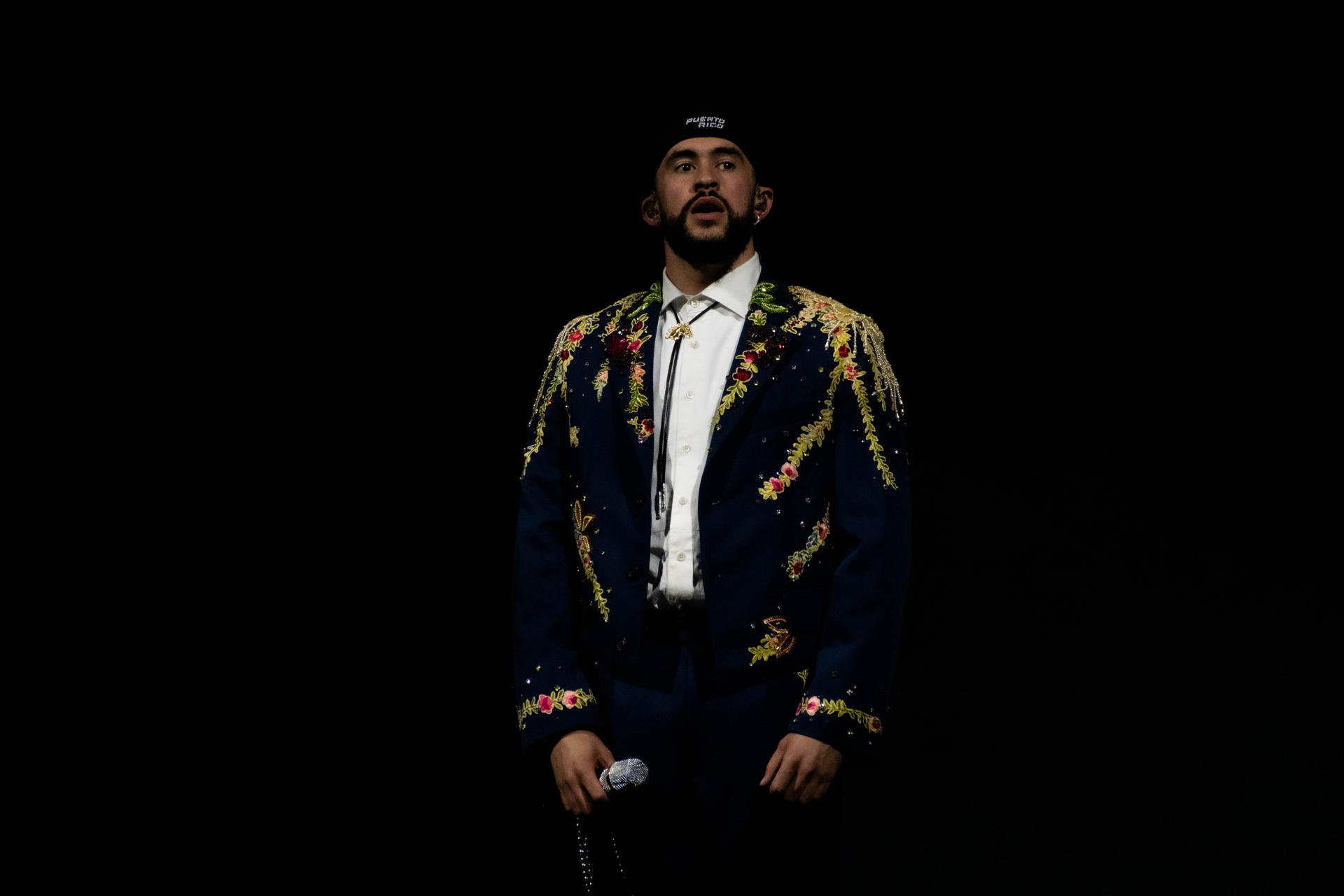 Fotografía de archivo de Bad Bunny en su concierto de cierre de la gira Most Wanted Tour, en el coliseo de Puerto Rico, en San Juan (Puerto Rico). EFE/Enid M. Salgado Mercado