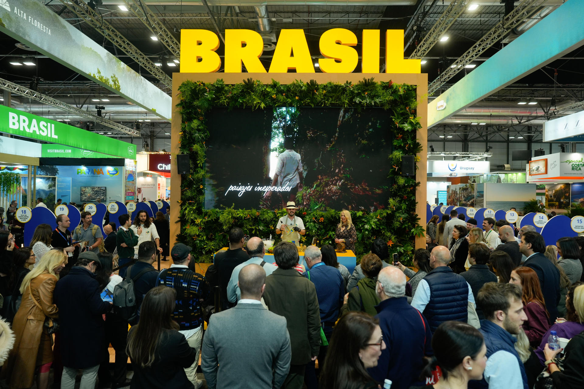 Vista del stand de Brasil de la 45 edición de la Feria Internacional de Turismo (FITUR) que ha sido inaugurada este miércoles en el recinto Ifema, en Madrid. EFE/ Borja Sánchez-Trillo