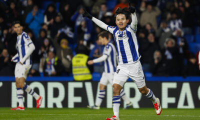 El centrocampista japonés de la Real Sociedad Takefusa Kubo celebra su gol durante el encuentro correspondiente a la jornada 19 de LaLiga EA Sports que Real Sociedad y Villarreal disputan hoy lunes en el estadio de Anoeta, en San Sebastián. EFE / Juan Herrero.