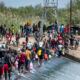 Fotografía de archivo del 18 de septiembre de 2021 de migrantes haitianos cruzando el Río Bravo rumbo a Estados Unidos, en Ciudad Acuña, estado de Coahuila (México). EFE/Miguel Sierra