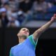 Foto de archivo de Carlos Alcaraz, número 3 del mundo, durante el partido de exhibición del pasado miércoles ante el australiano Alex de Miñaur, en la pista Rod Laver en Melbourne Park. EFE/ JAMES ROSS AUSTRALIA AND NEW ZEALAND OUT