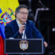 Fotografía de archivo del 21 de noviembre de 2024 del presidente de Colombia, Gustavo Petro, durante la ceremonia de conmemoración del octavo aniversario de la firma del acuerdo de paz, en la Plaza de Bolívar en Bogotá (Colombia). EFE/ Carlos Ortega