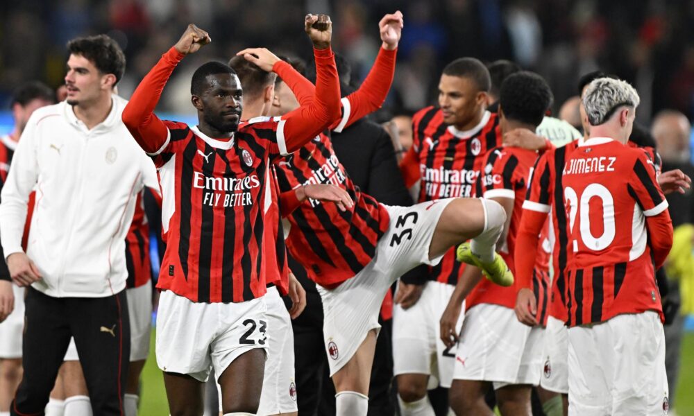 Los jugadores del Milan celebran su victoria en la Supercopa de Italia ante el Inter de Milán. EPA/STRINGER