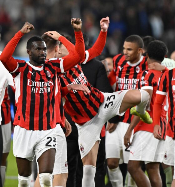 Los jugadores del Milan celebran su victoria en la Supercopa de Italia ante el Inter de Milán. EPA/STRINGER