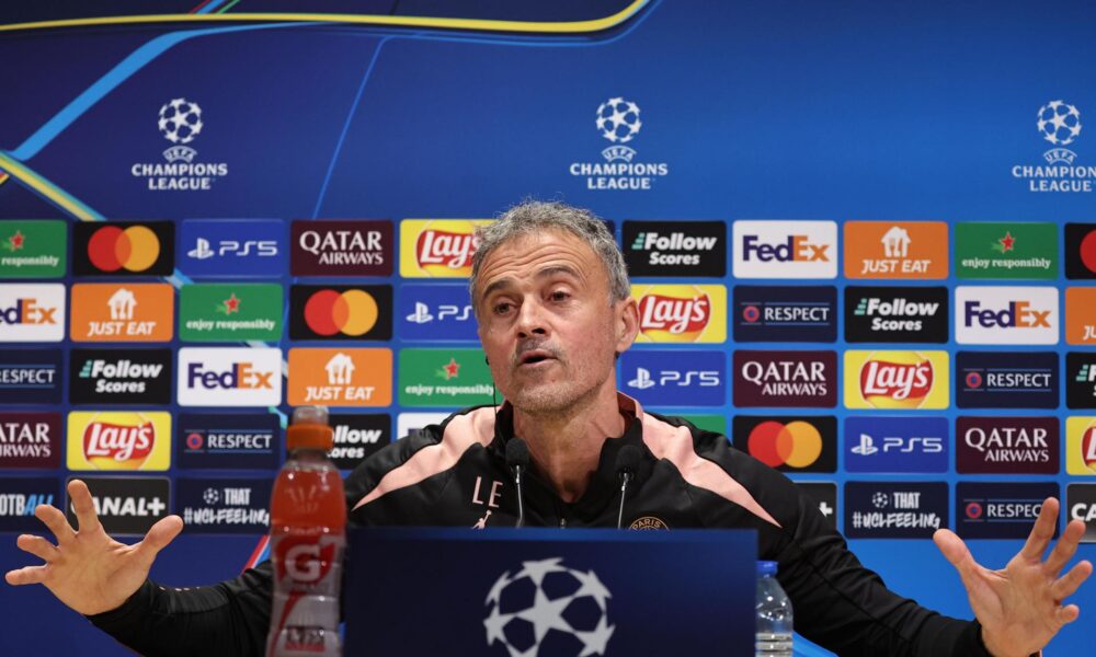 El entrenador del PSG Luis Enrique durante la rueda de prensa de este martes. EFE/EPA/CHRISTOPHE PETIT TESSON