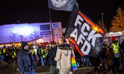 Manifestantes contra el congreso de la ultraderechista AFD en Riesa. EFE/EPA/MARTIN DIVISEK