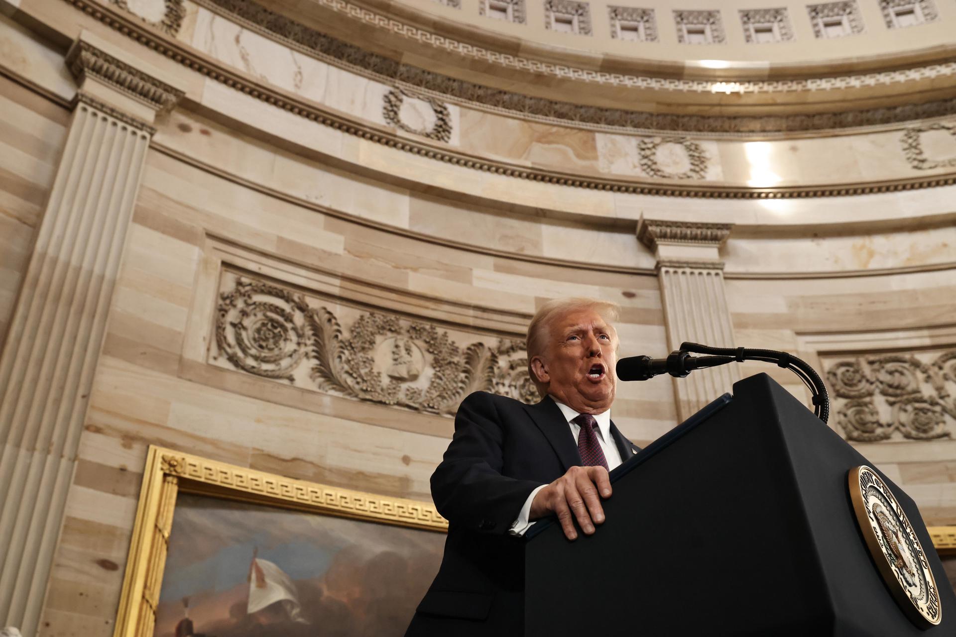 El presidente electo de EE.UU., Donald Trump durante la ceremonia de juramentación en Washington (Estados Unidos). EFE/EPA/CHIP SOMODEVILLA / POOL