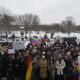 Simpatizantes del líder opositor venezolano Edmundo González Urrutia se reúnen este lunes, afuera del edificio principal de la organización en Washington DC (EE.UU.). EFE/ Lenin Nolly