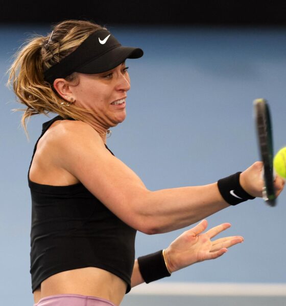 La tenista española Paula Badosa en acción durante su partido contra la estadounidense Peyton Stearns en el Adelaide International en el Memorial Drive Tennis Club en Adelaida, Australia. EFE/EPA/MATT TURNER