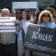 Fotografía de archivo del 18 de enero del 2020 de personas en una manifestación por la muerte del Fiscal Argentino Alberto Nisman, en Buenos Aires (Argentina). EFE/ Juan Ignacio Roncoroni