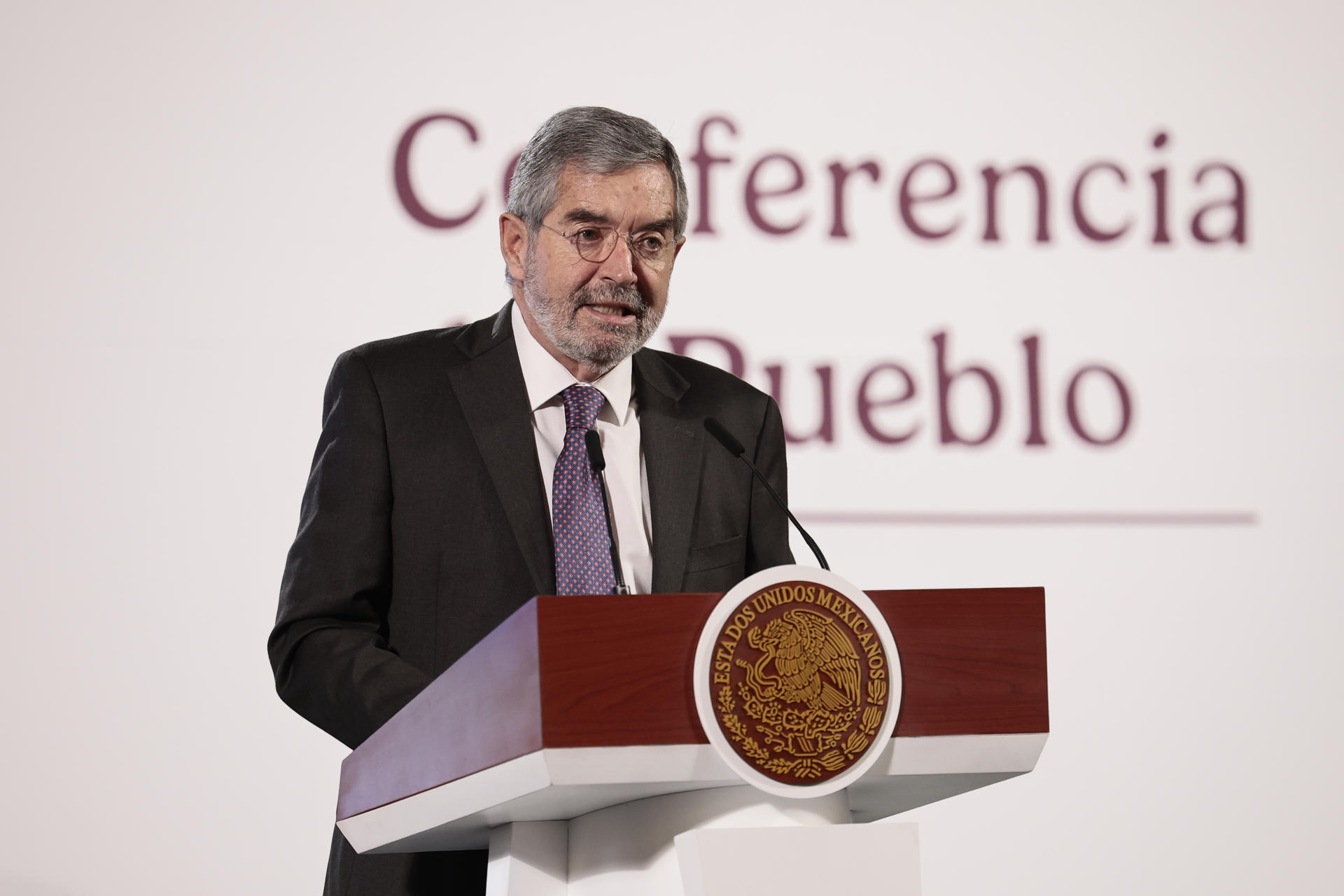 Imagen de archivo del canciller mexicano Juan Ramón de la Fuente, durante la conferencia de prensa matutina de la presidenta de México Claudia Sheinbaum en Palacio Nacional de la Ciudad de México (México). EFE/ José Méndez