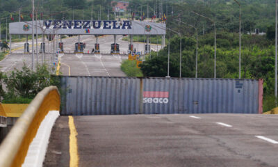 Fotografía de un contenedor este viernes, en el puente Internacional Atanasio Girardot, que une a Cúcuta con el estado de Táchira Venezuela, en Cúcuta (Colombia). EFE/ Mario Caicedo