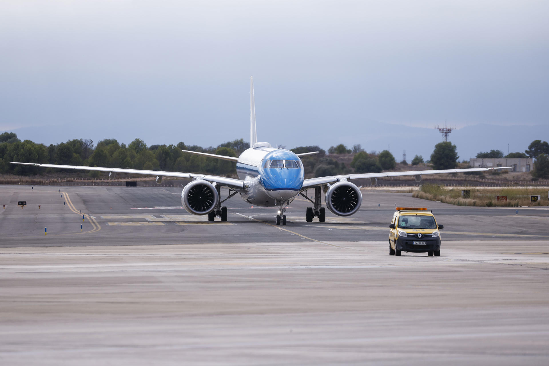 Fotografía der archivo de un avión en un aeropuerto. EFE/Kai Forsterling