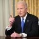 El presidente de EE.UU., Joe Biden, pronuncia su discurso de despedida en la Oficina Oval de la Casa Blanca este miércoles, en Washington (Estados Unidos). EFE/EPA/MANDEL NGAN / POOL