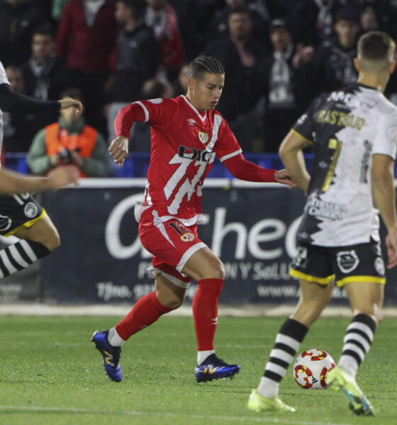 El centrocampista colombiano del Rayo Vallecano, James Rodríguez (c), en una foto de archivo. EFE/JMGARCIA.