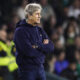 El entrenador del Betis, Manuel Pellegrini, durante el partido de LaLiga de fútbol que Real Betis y Deportivo Alavés disputaron en el estadio Benito Villamarín, en Sevilla. EFE/José Manuel Vidal