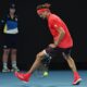 El tenista alemán Alexander Zverev después de ganar el partido de primera ronda en la categoría individual masculina contra el francés Lucas Pouille en el Abierto de Australia en Melbourne, Australia. EFE/EPA/LUKAS COCH