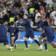 Los jugadores del Barcelona calientan antes del partido de la final de la Supercopa de España de fútbol entre el Real Madrid y el Barcelona, este domingo  en Yeda, Arabia Saudí. EFE/ Alberto Estévez