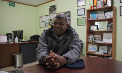 Fotografía del 9 de enero de 2025 del pastor Héctor Silva, director del albergue Senda de Vida 2, durante una entrevista con EFE en Reynosa (México). EFE/ James Rodríguez