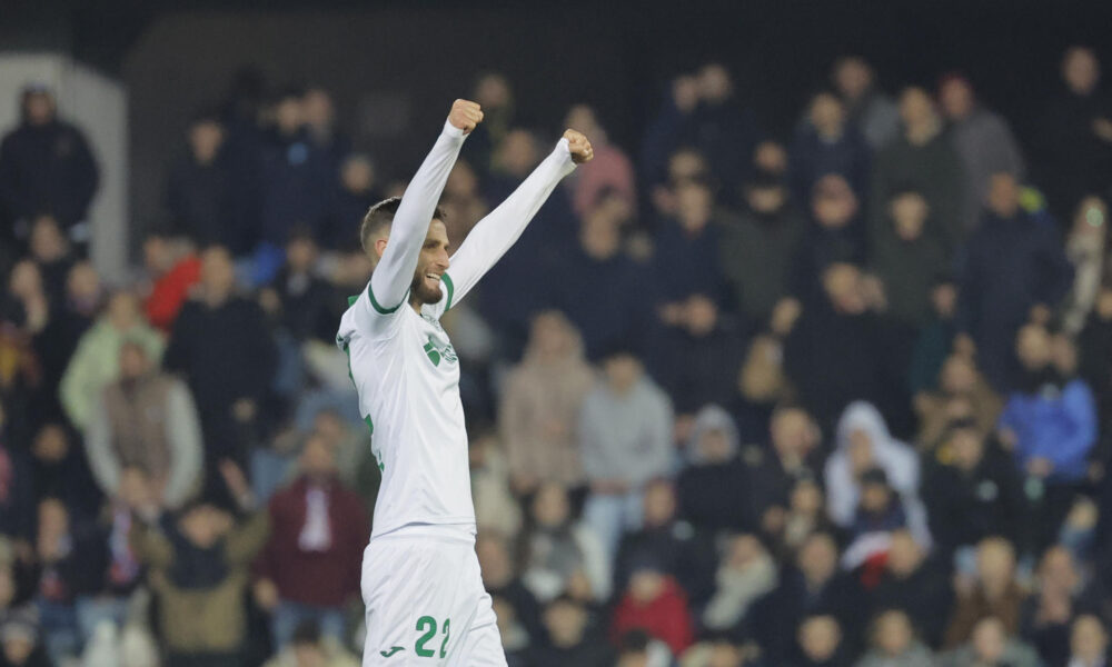 El defensa del Getafe Domingos Duarte celebra la victoria en el partido de octavos de la Copa del Rey entre Pontevedra CF y Getafe CF, este miércoles en el Estadio Municipal de Pasarón, en Pontevedra. EFE/ Lavandeira Jr