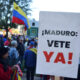 Fotografía de un cartel durante una manifestación de ciudadanos venezolanos el 9 de enero de 2025, en Doral (Estados Unidos). EFE/ Antoni Belchi