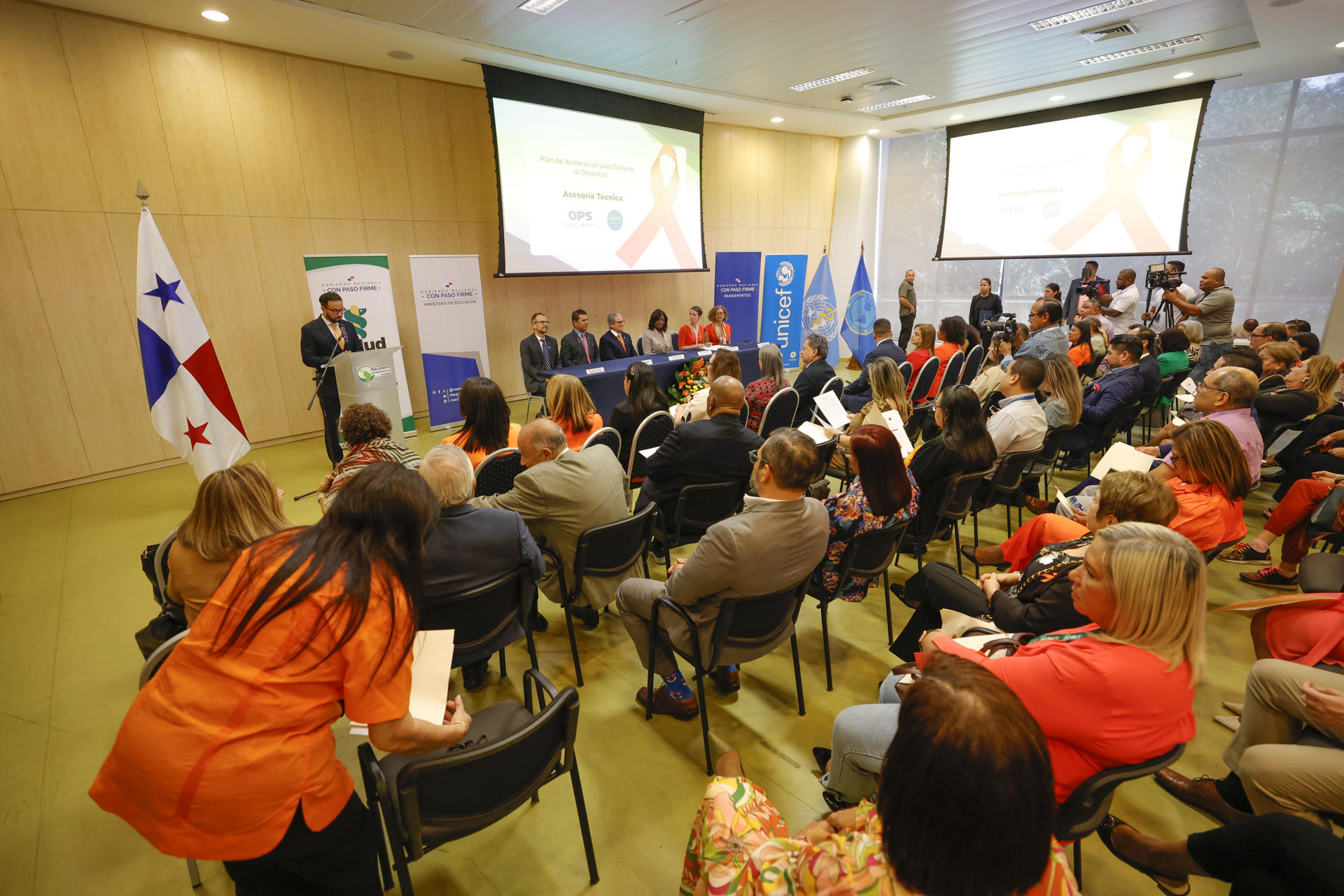 Fotografía general durante el lanzamiento del plan de aceleración para detener la obesidad, este jueves en Ciudad de Panamá. EFE/ Bienvenido Velasco