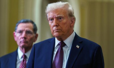 Fotografía de archivo del presidente electo de Estados Unidos, Donald Trump, después de una reunión en el Capitolio de Estados Unidos en Washington, DC, EE. UU., el 8 de enero de 2025.EFE/EPA/Will Oliver